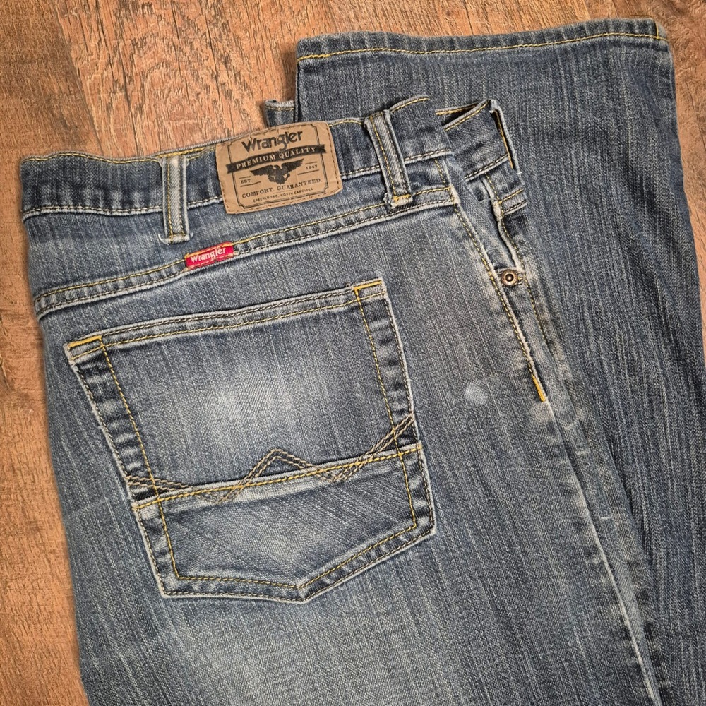 Wrangler Relaxed Boot Jeans Mens 40x32 Blue Denim Comfort Stretch